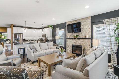 Photo of 404 Bella Way, Sun Prairie, WI 53590 (MLS # 2022449)