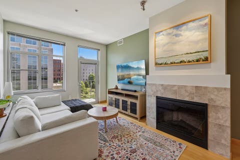 Photo of 309 W Washington Avenue 613 #613, Madison, WI 53703 (MLS # 2028253)