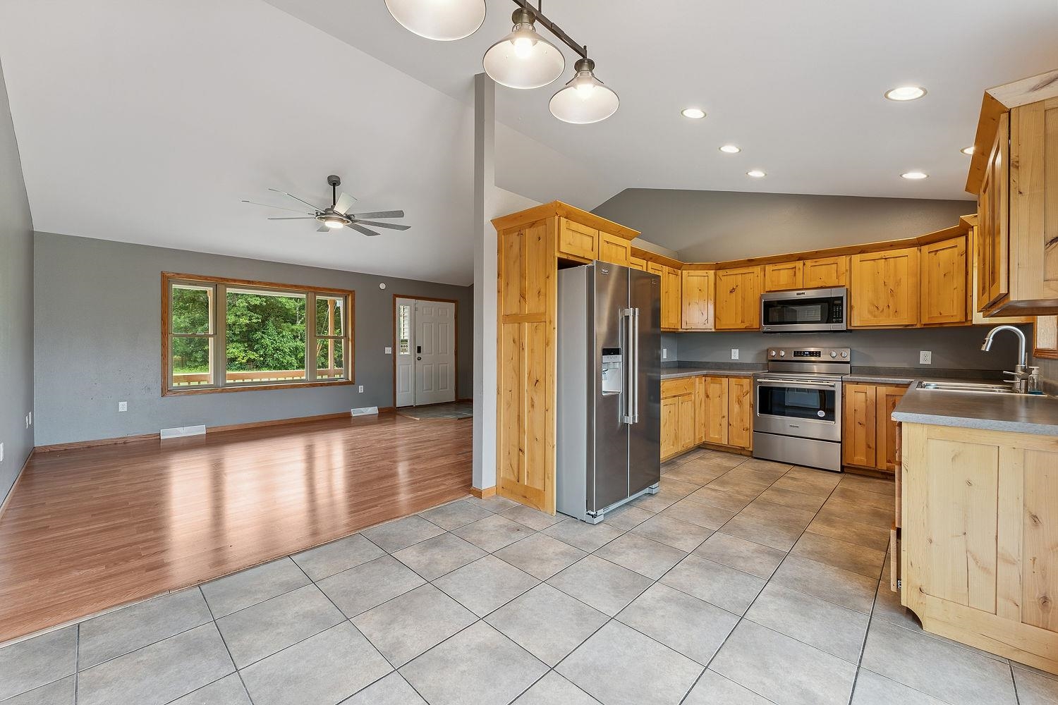 Wisconsin Dells, Wisconsin 53965, United States, 4 Bedrooms Bedrooms, ,3 BathroomsBathrooms,Residential,Active,158736