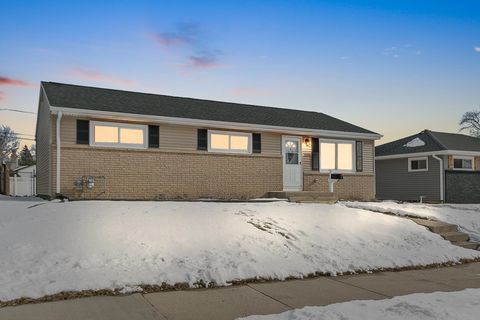 Photo of 6178 S Cory Avenue, Cudahy, WI 53110 (MLS # 2016230)