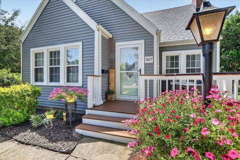 Photo of 307 Lincoln Street, Evansville, WI 53536 (MLS # 2023171)