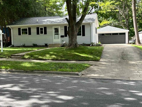 Photo of 4222 School Road, Madison, WI 53703 (MLS # 2033980)