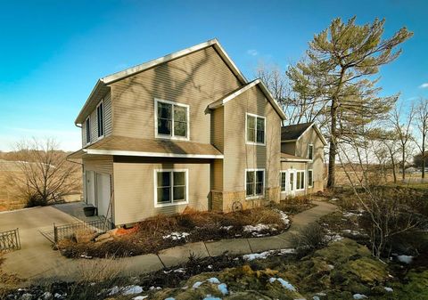 Photo of 16718 County Road N, Blanchardville, WI 53516 (MLS # 2016719)