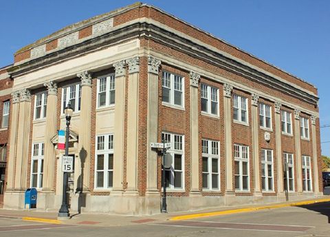 Photo of 44 E Main Street, Platteville, WI 53818 (MLS # 1988329)