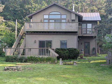 Photo of W8076 Eagle Court, Oxford, WI 53952 (MLS # 2005800)