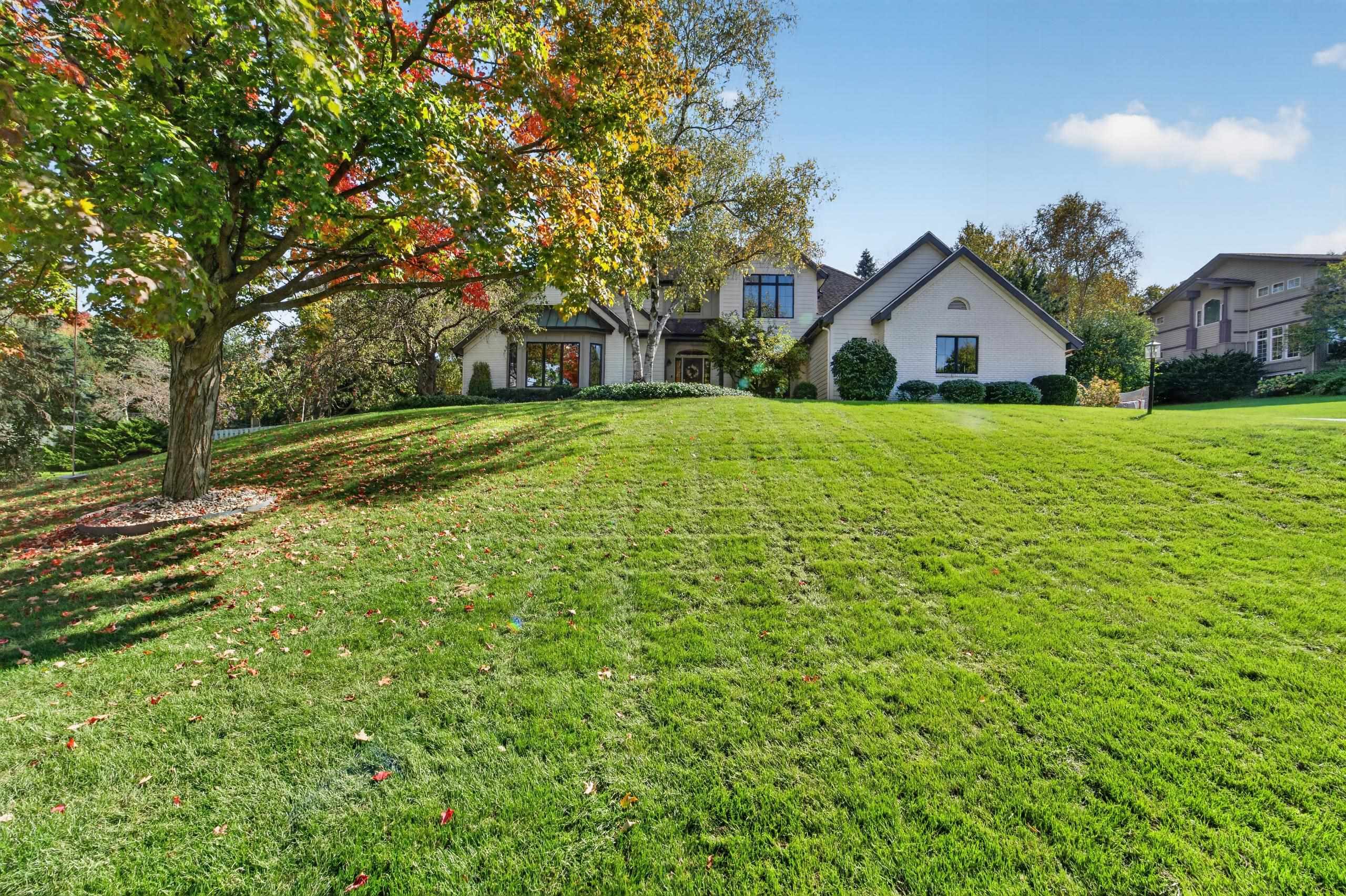 3052 Oak Leaf Circle