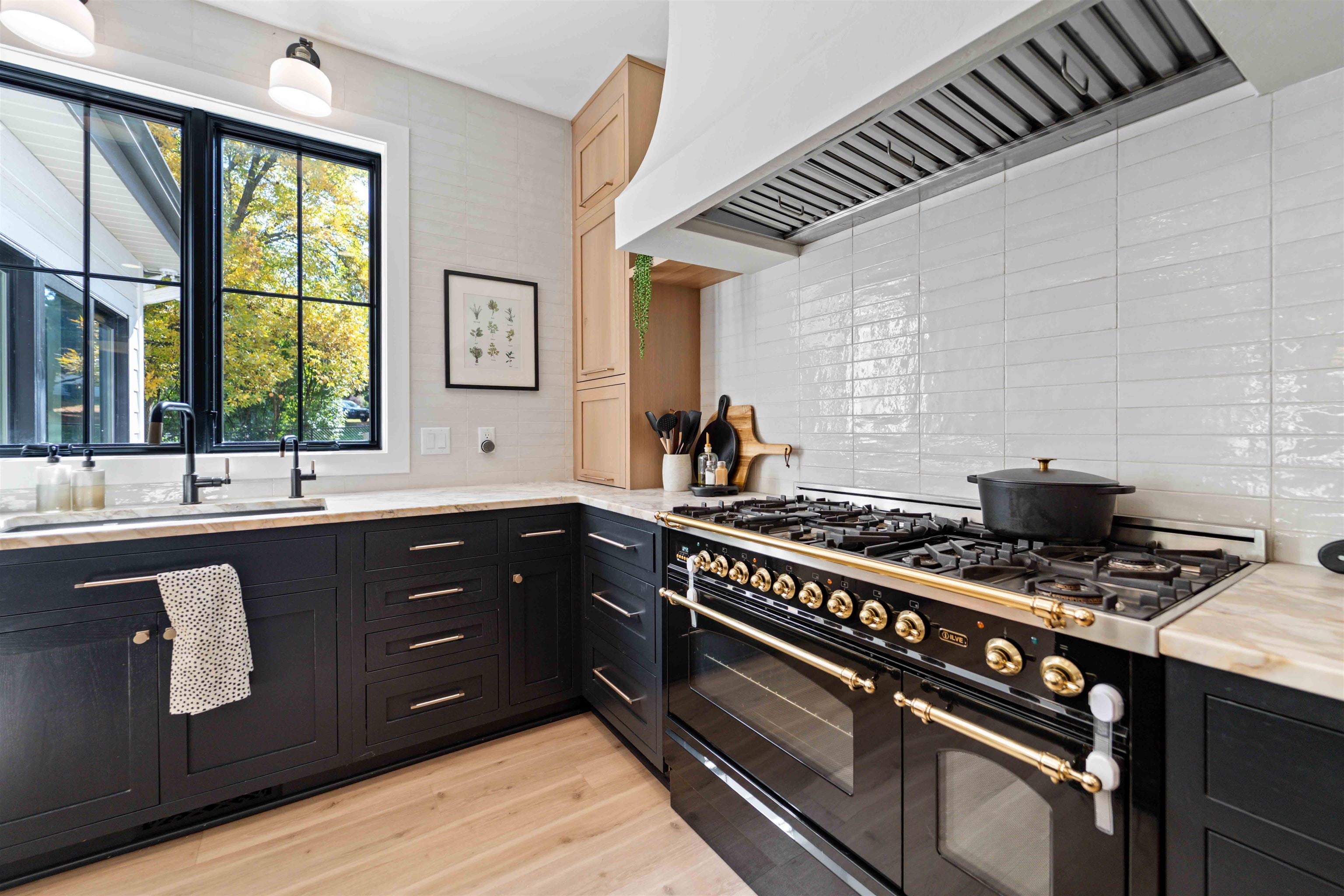 3052 Oak Leaf Circle