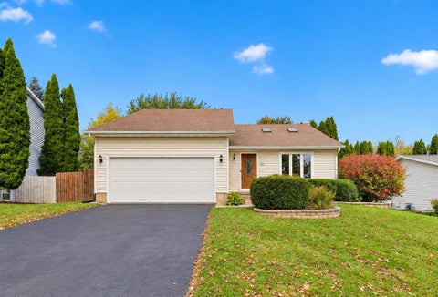 Photo of 15 Geronimo Circle, Madison, WI 53713 (MLS # 2034162)