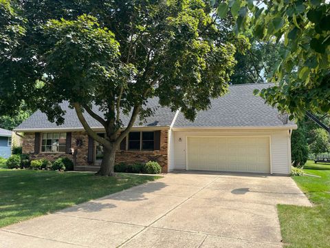 Photo of 481 Badger Drive, Evansville, WI 53536 (MLS # 2005208)