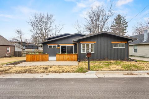 Photo of 4516 Lakeview Avenue, McFarland, WI 53558 (MLS # 2019041)