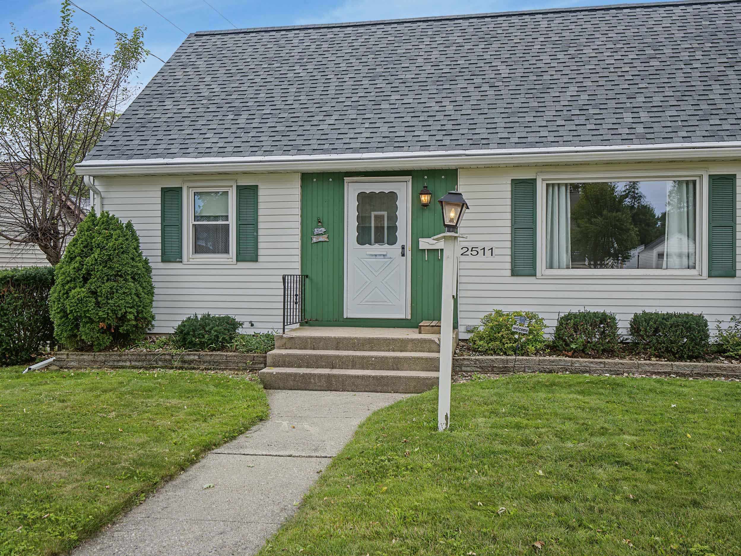 2511 8th Street - Photo 2