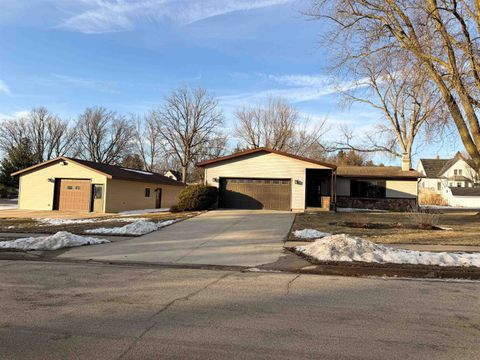 Photo of 515 Woodward Avenue, Livingston, WI 53554 (MLS # 2016330)