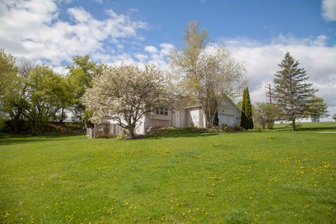 Property photo of 819 Spellman Street, Mount Horeb, WI 53572