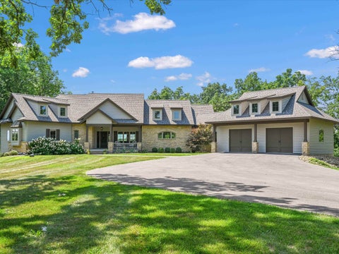 Photo of 19 Cedar Rim Trail, Galena, IL 61036 (MLS # 2031689)