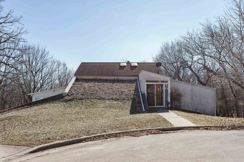 Photo of 1301 Gartland Avenue, Janesville, WI 53548 (MLS # 2017288)