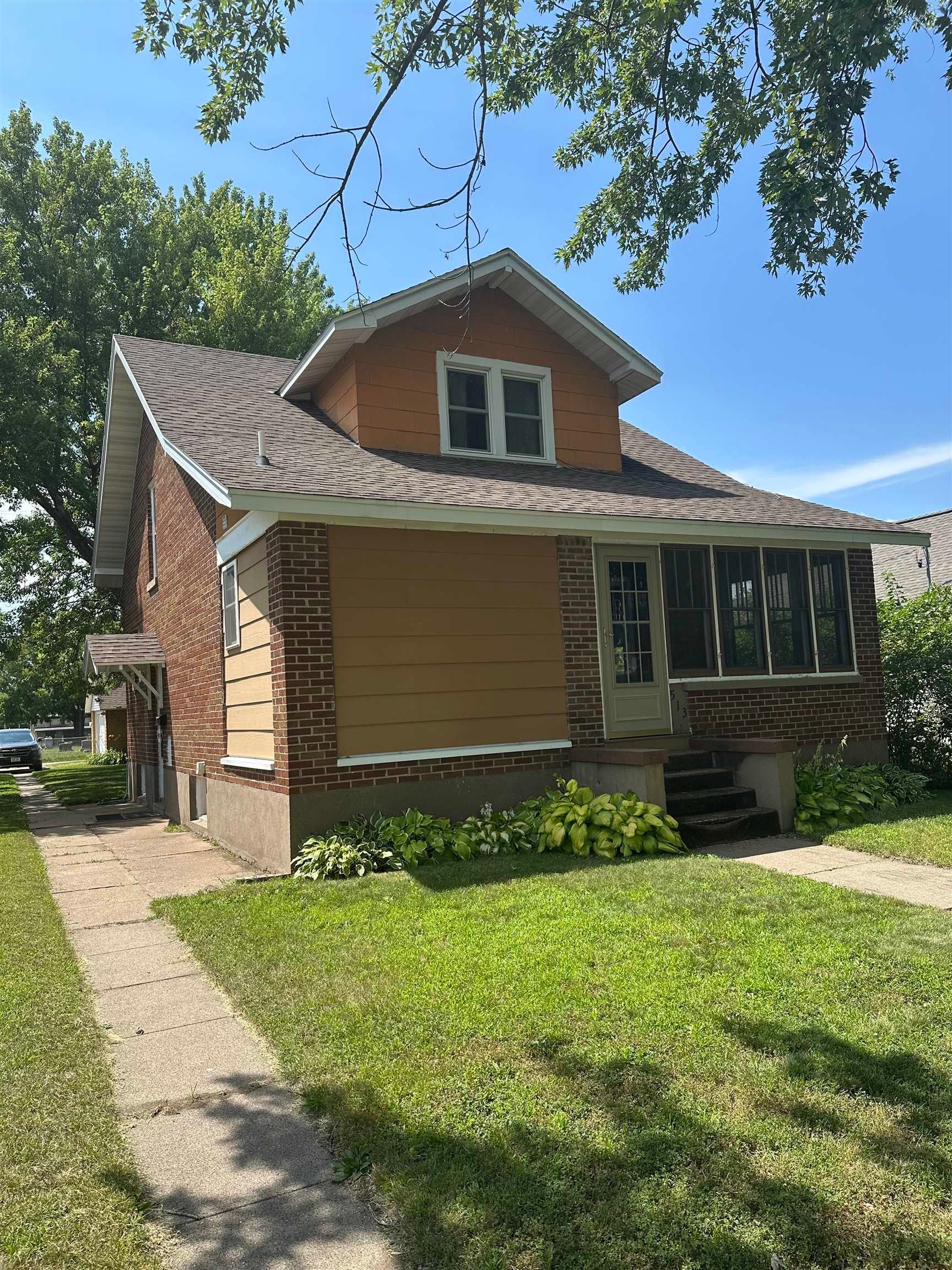 513 N Michigan Street - Photo 3