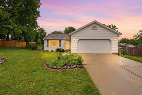 Photo of 9 Ward Court, Madison, WI 53713 (MLS # 2026233)