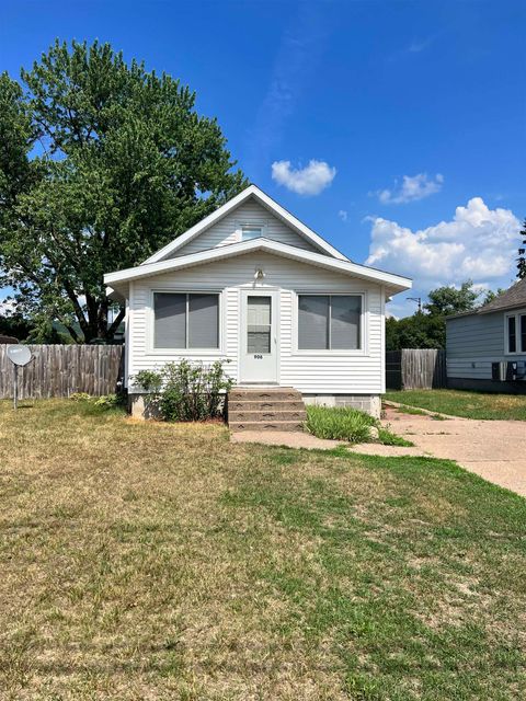 Tiny photo for 906 S 7th Street, Prairie Du Chien, WI 53821 (MLS # 2012692)