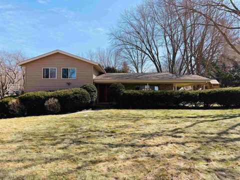 Photo of 3458 Field Crest Court, Beloit, WI 53511 (MLS # 2018819)