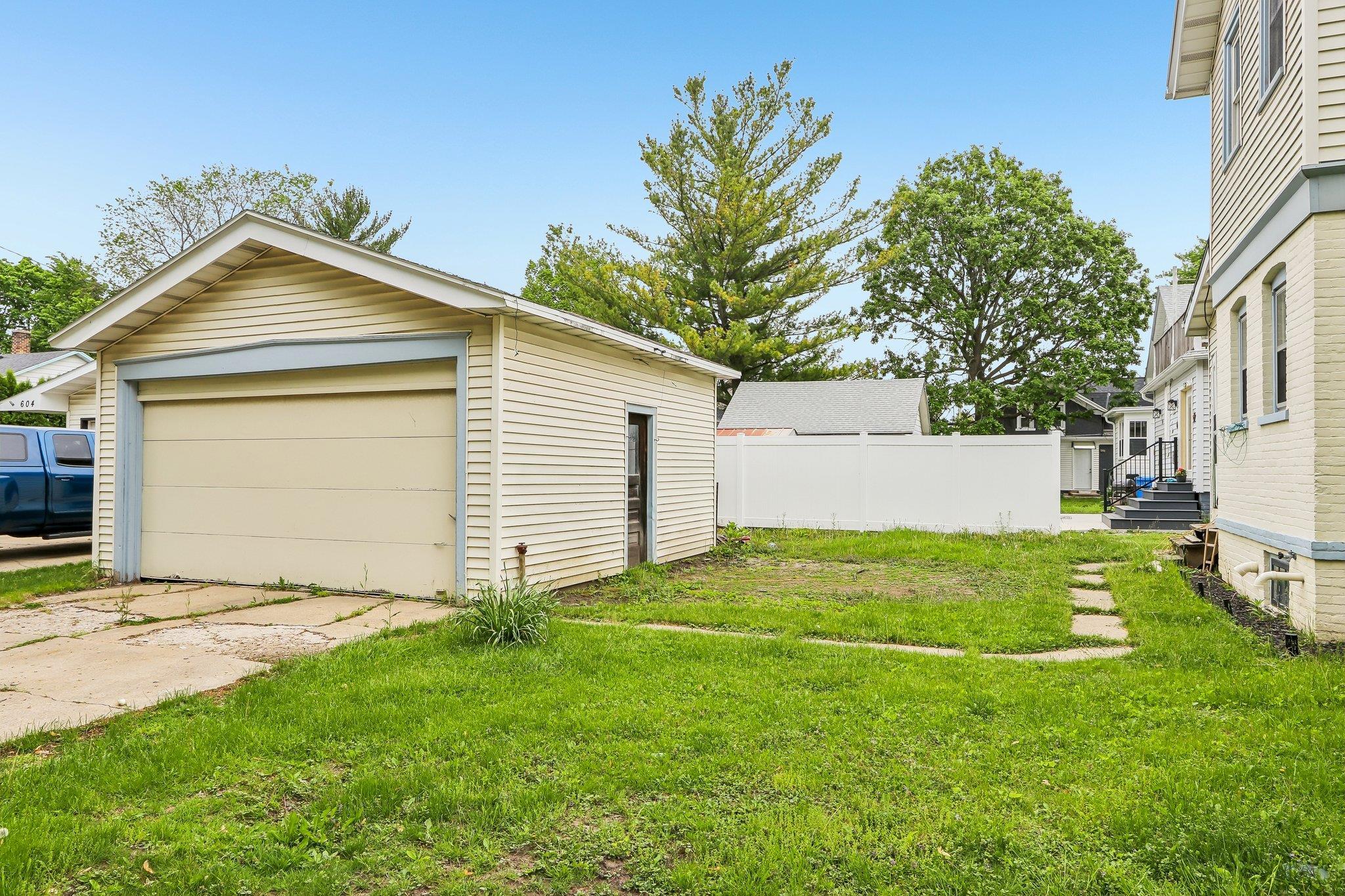 612 Western Avenue