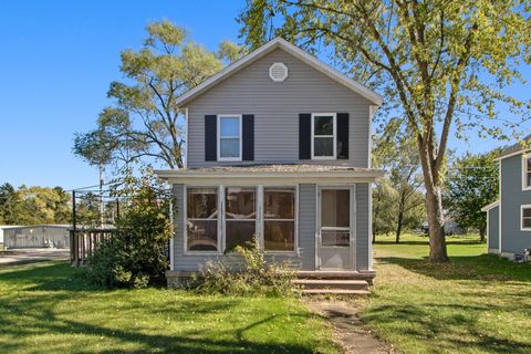 Tiny photo for 152 Central Avenue, Montello, WI 53949 (MLS # 2010560)