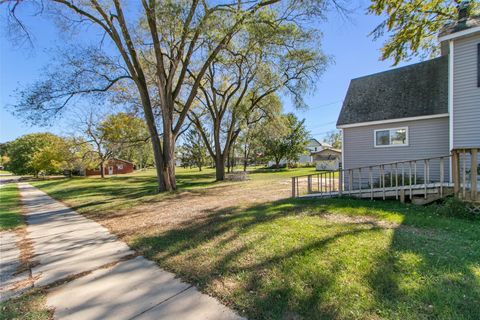 Tiny photo for 152 Central Avenue, Montello, WI 53949 (MLS # 2010560)