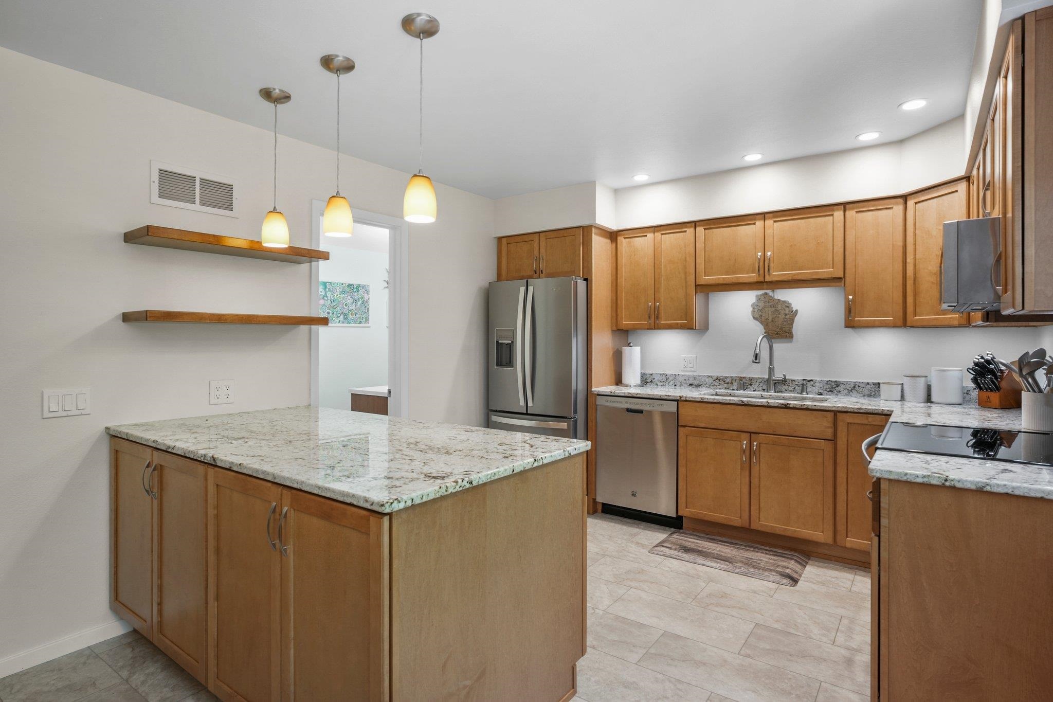 Middleton, Wisconsin 53562, United States, 3 Bedrooms Bedrooms, ,2 BathroomsBathrooms,Residential,Active,139155