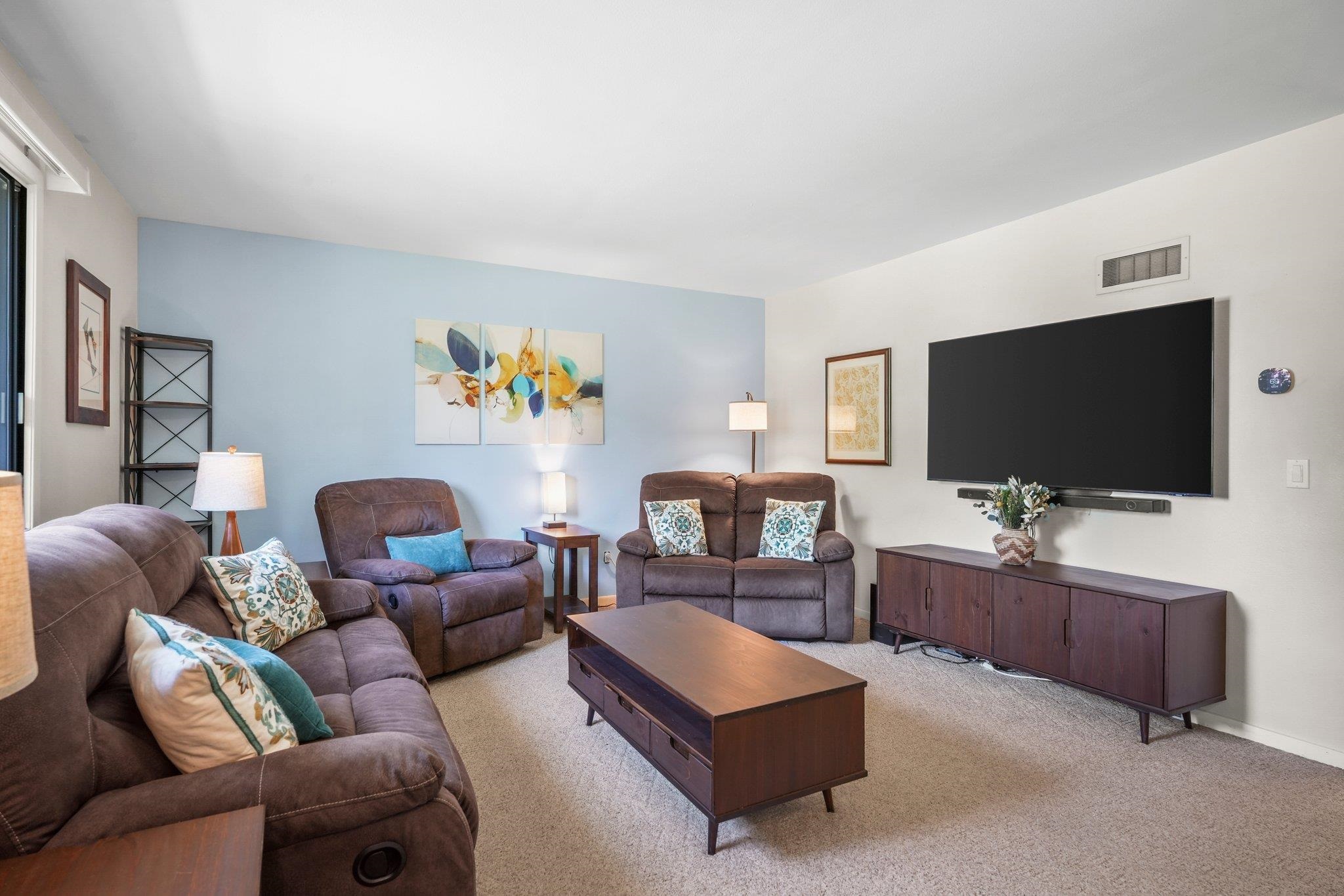 Middleton, Wisconsin 53562, United States, 3 Bedrooms Bedrooms, ,2 BathroomsBathrooms,Residential,Active,139155