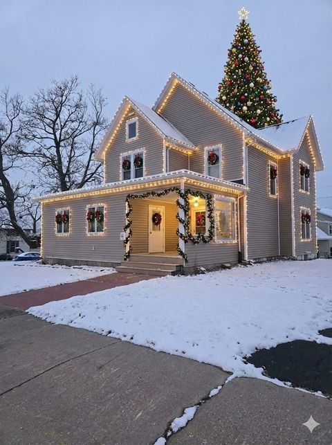 Photo of 627 S Madison Street, Lancaster, WI 53813 (MLS # 2012302)