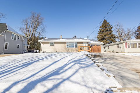 Photo of 380 Jefferson Street, Platteville, WI 53818 (MLS # 2015851)