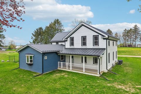 Photo of 5833 Town Hall Drive, Sun Prairie, WI 53590 (MLS # 2022215)