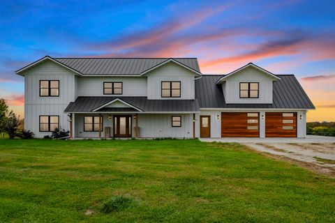 Photo of 2183 Waterview Lane, Lansing, IA 52151 (MLS # 2010990)