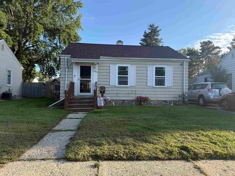 Photo of 1612 Calumet Avenue, Beloit, WI 53511 (MLS # 2032576)