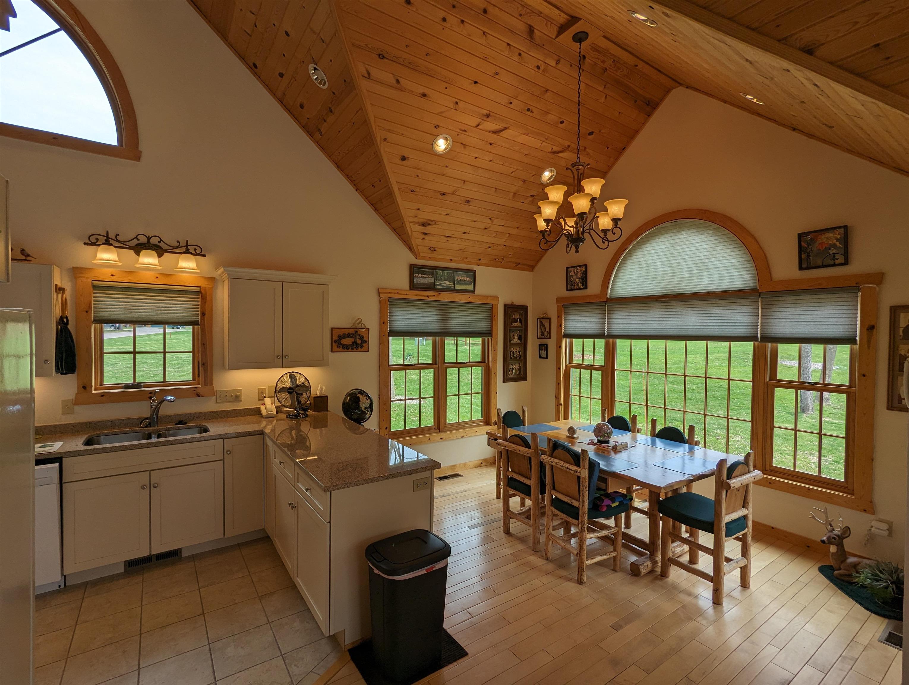 Wisconsin Dells, Wisconsin 53965, United States, 4 Bedrooms Bedrooms, ,3 BathroomsBathrooms,Residential,Pending,49218