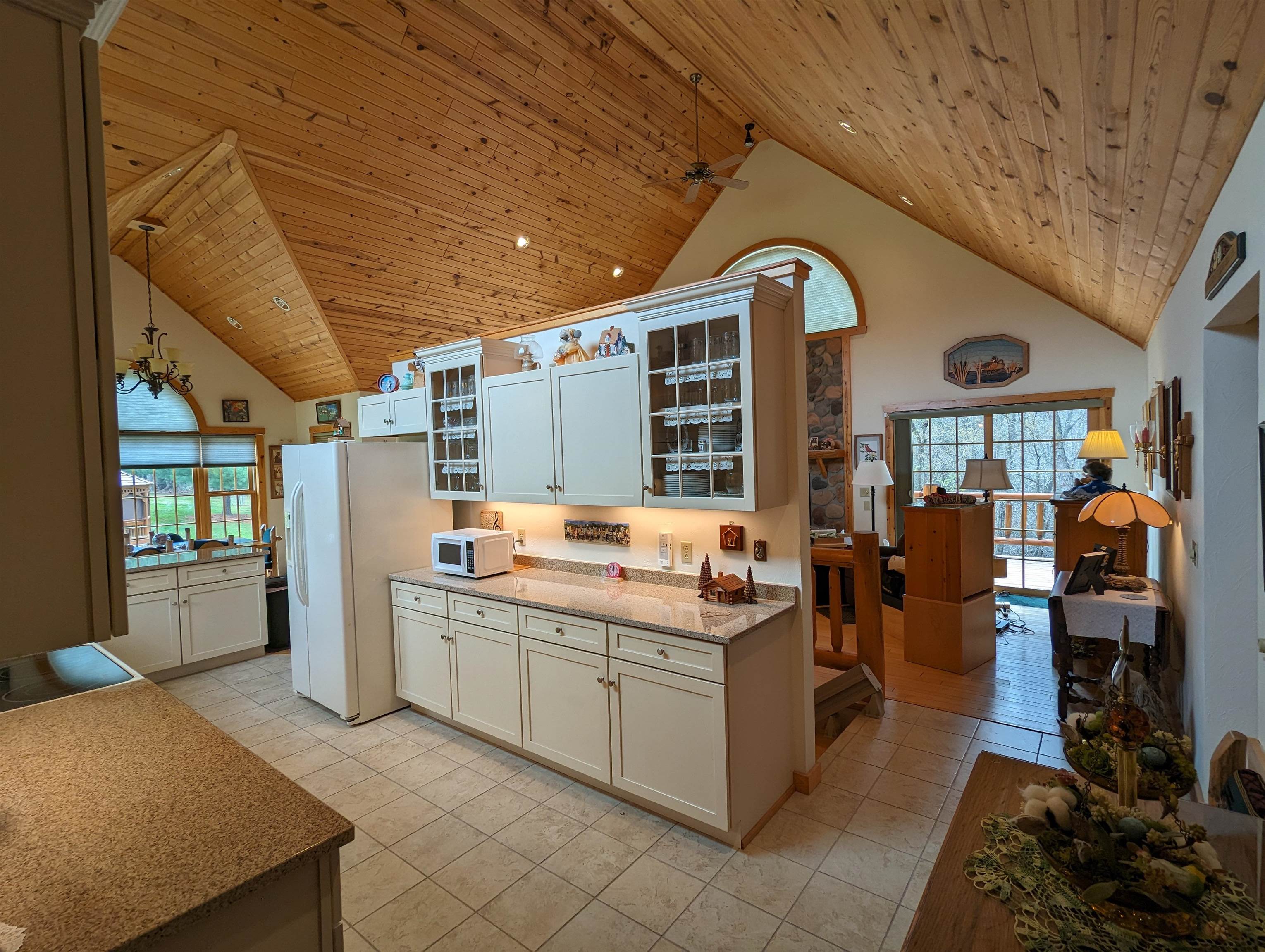 Wisconsin Dells, Wisconsin 53965, United States, 4 Bedrooms Bedrooms, ,3 BathroomsBathrooms,Residential,Pending,49218