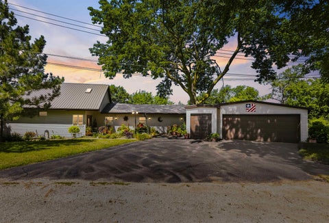 Photo of 5218 Riverview Circle Drive, Thompson, IL 62185 (MLS # 2030534)