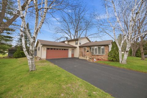 Photo of 1213 Adrian Boulevard, Fort Atkinson, WI 53538 (MLS # 2020680)