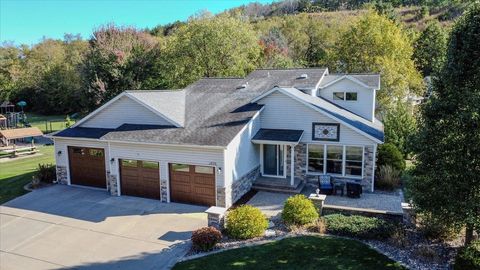 Photo of 1806 Ludden Drive, Cross Plains, WI 53528 (MLS # 2010406)