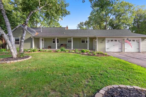 Photo of 2513 WHITE OAKS Drive, Beloit, WI 53511 (MLS # 2009618)