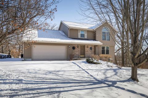 Photo of 1506 Winchester Place, Janesville, WI 53548 (MLS # 2011655)