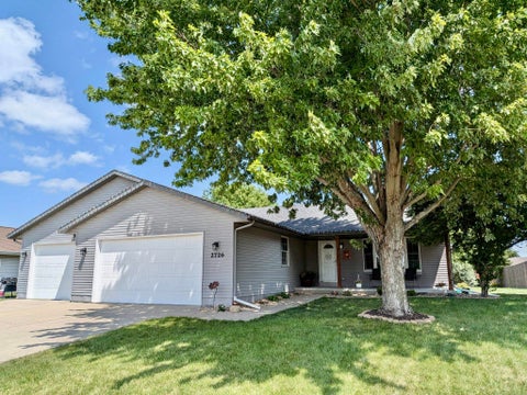 Photo of 2726 Autumn Lane, Janesville, WI 53546 (MLS # 2028694)