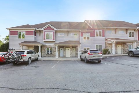 Photo of 680 E Hiawatha Drive 419 #419, Wisconsin Dells, WI 53965 (MLS # 2008397)