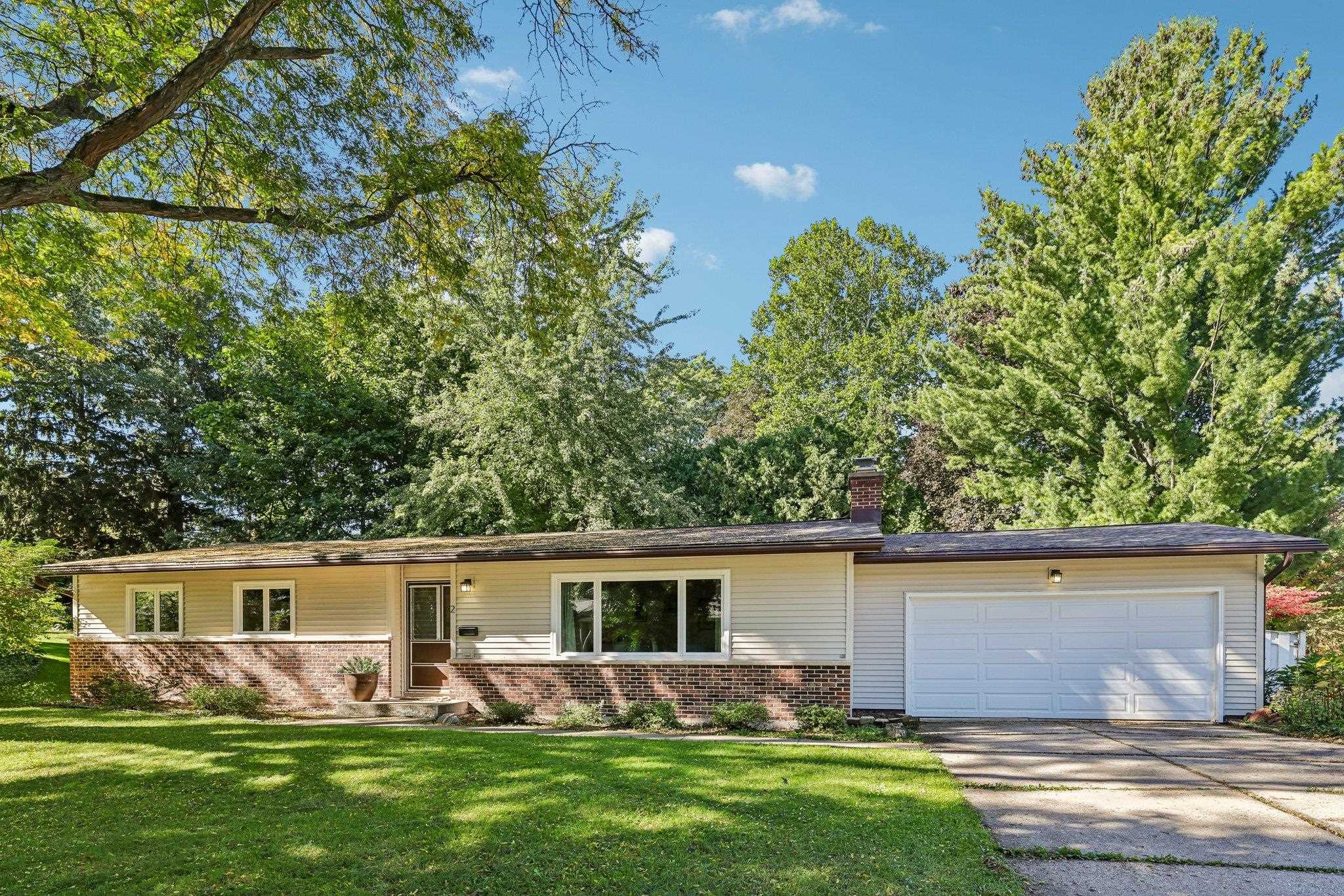 2 Carillon Drive