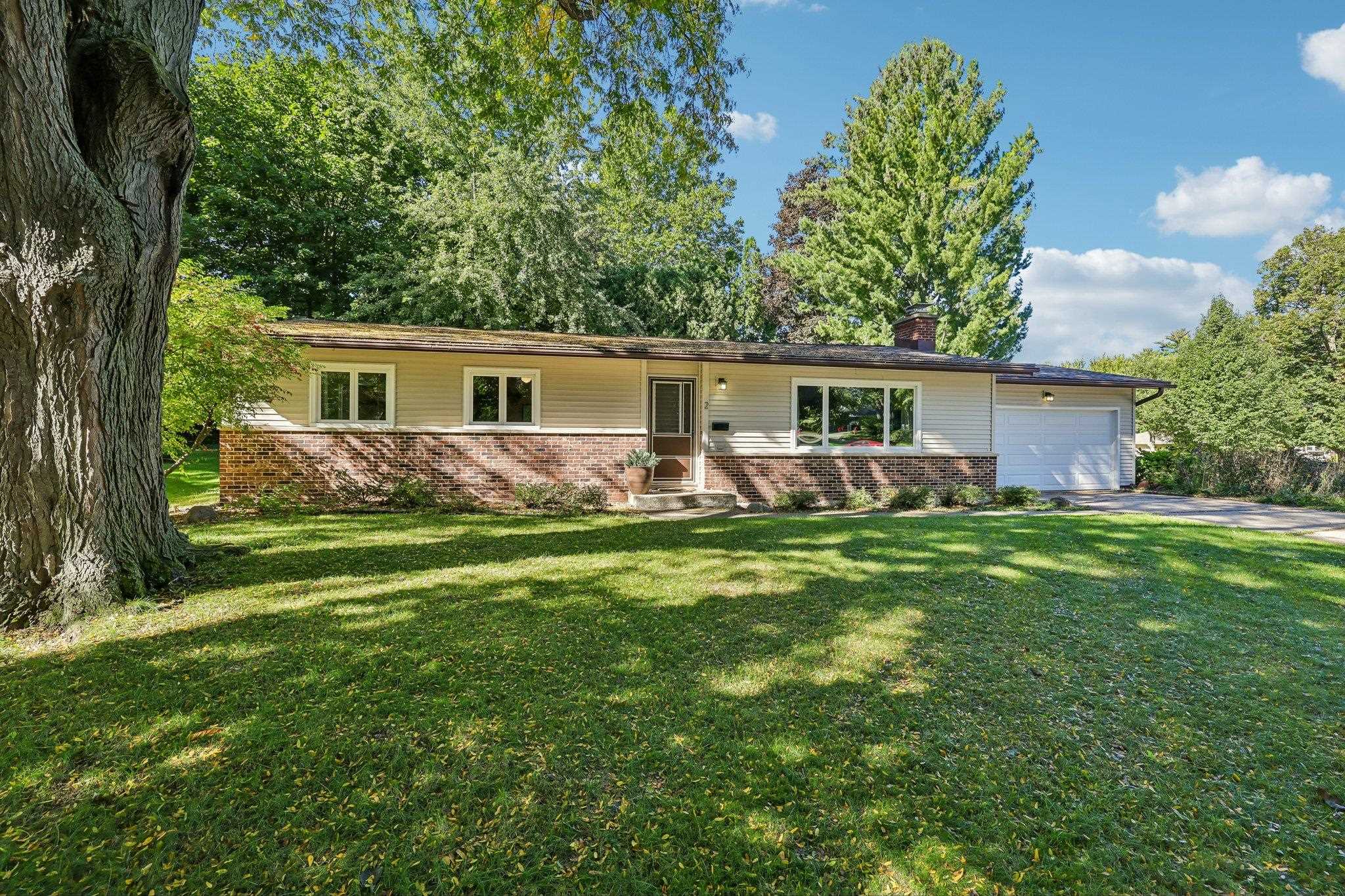 2 Carillon Drive
