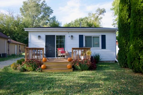 Photo of W9592 Lake Drive, Edgerton, WI 53534 (MLS # 2017535)