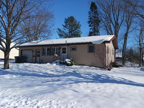 Photo of 112 N 3rd Street, Evansville, WI 53536 (MLS # 2013437)