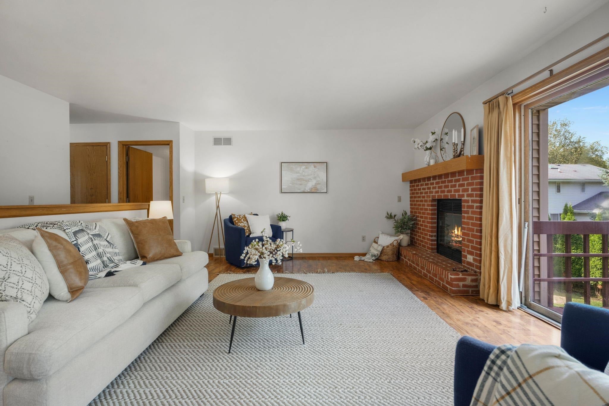 6 Lynbrook Circle