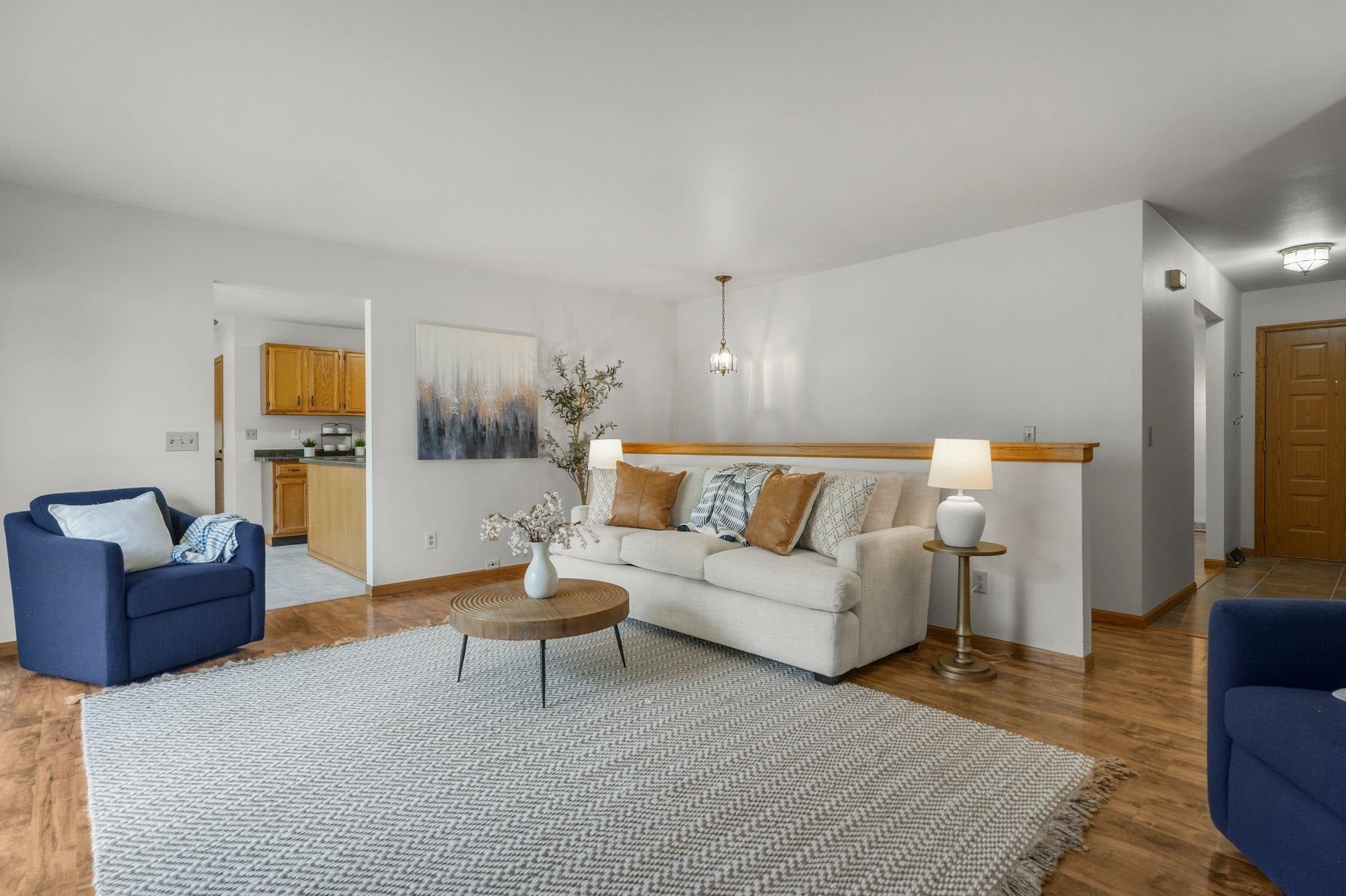 6 Lynbrook Circle