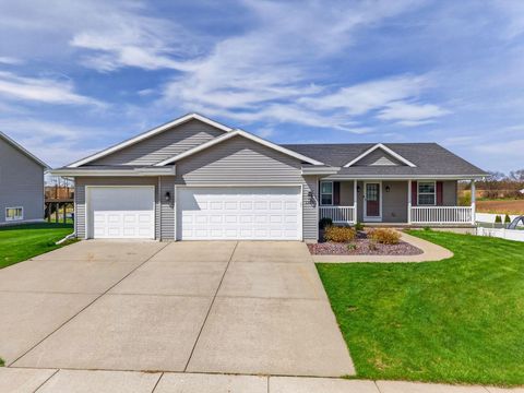 Photo of 1303 Prominence Drive, Janesville, WI 53548 (MLS # 2021536)