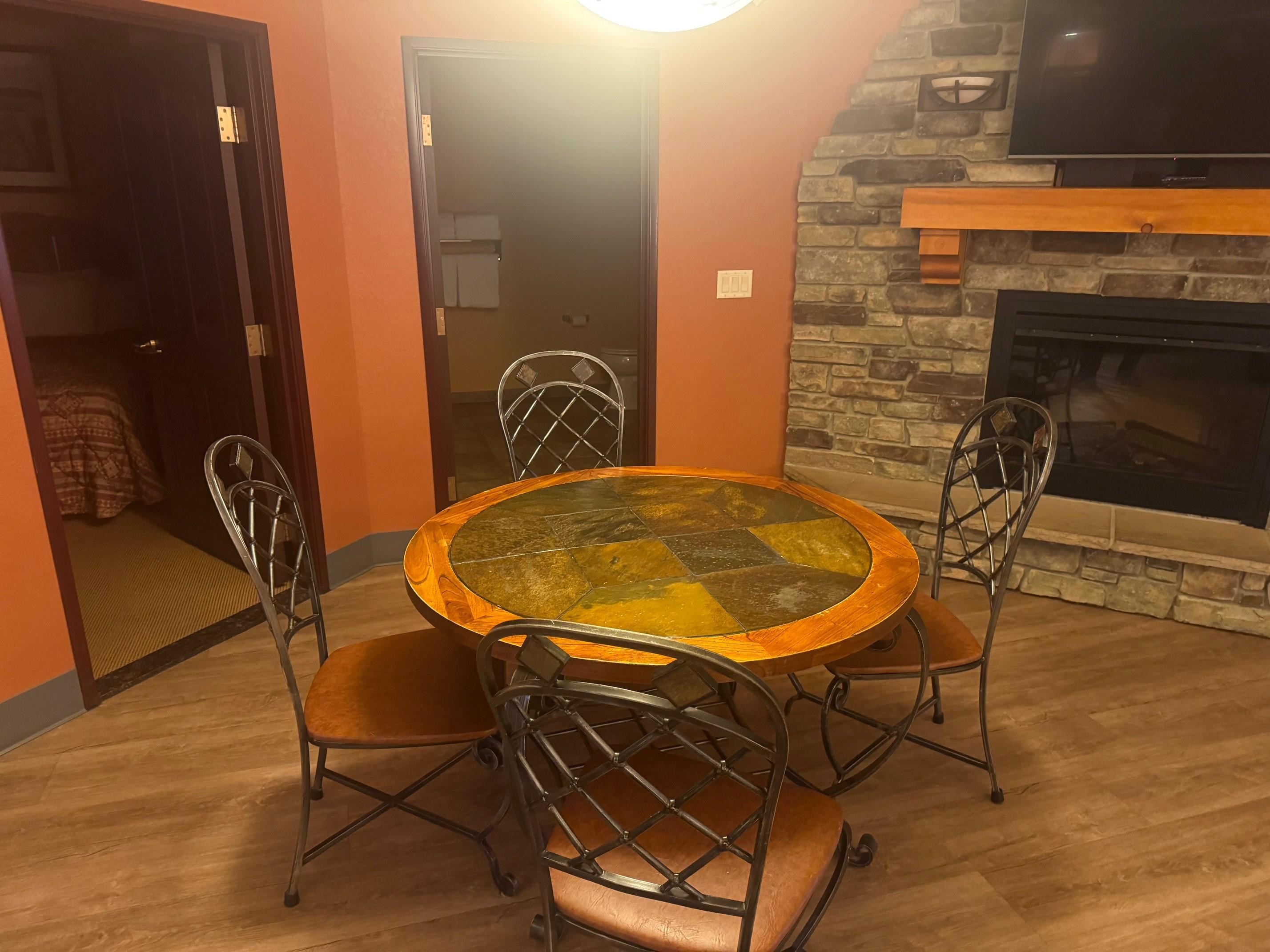 2411 RIVER Road 2323